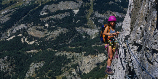 Via Ferrata nelle Dolomiti: la tua guida pratica e completa alla sicurezza e all'equipaggiamento