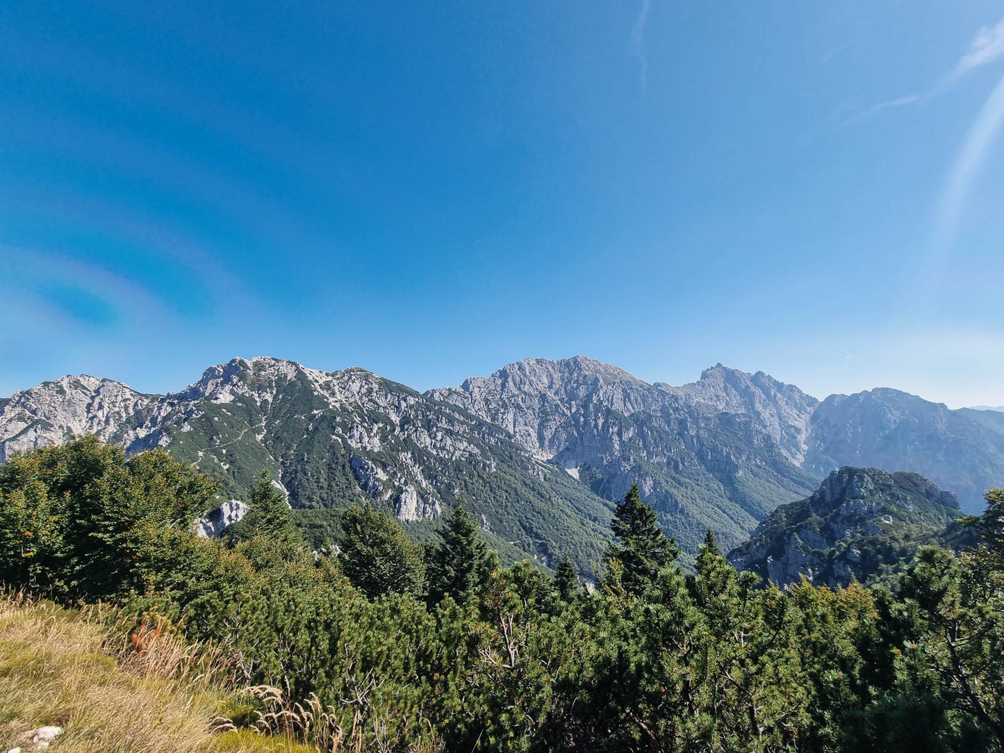 Escursione ad anello del Monte Vualt