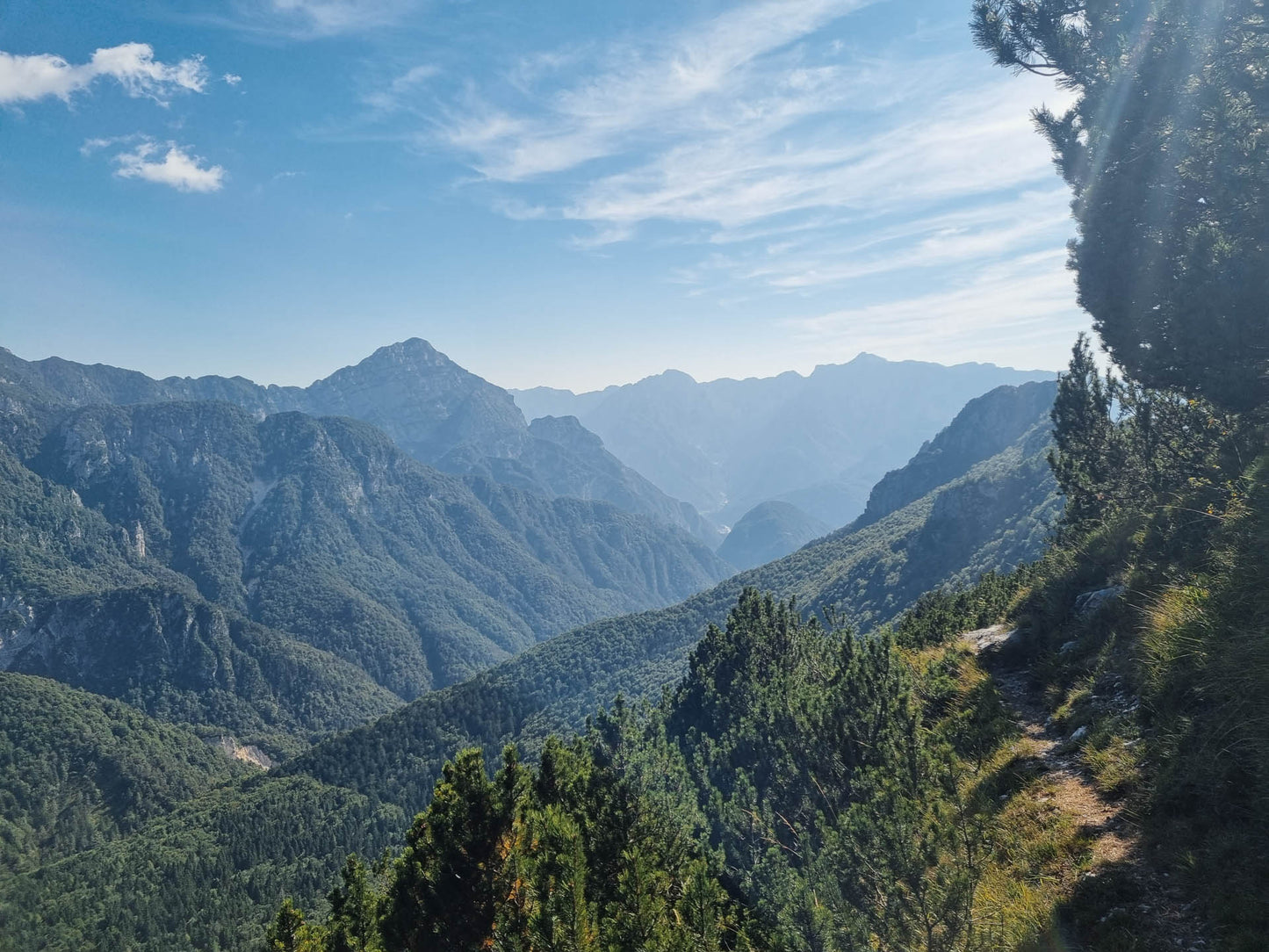 Escursione ad anello del Monte Vualt