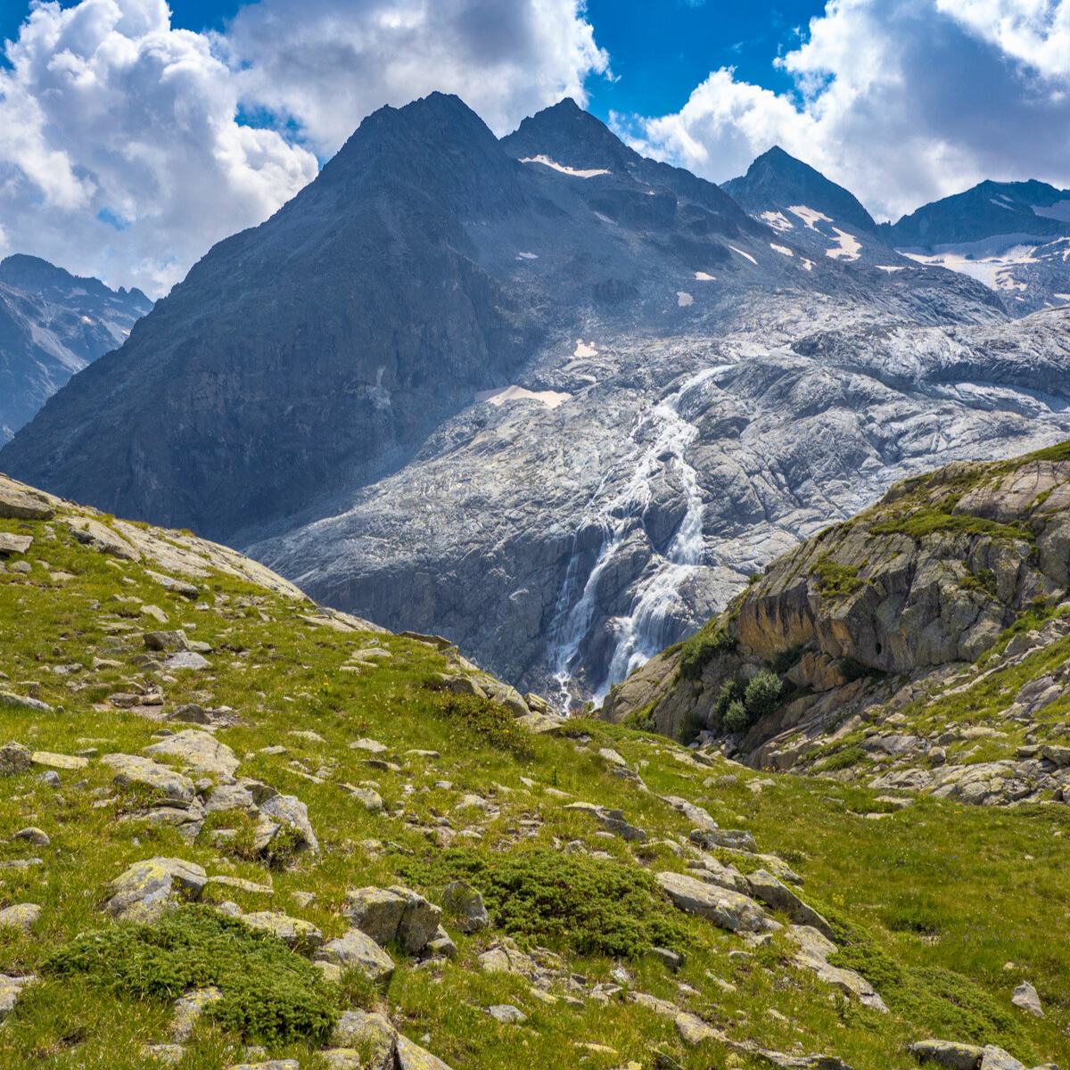 2 giorni di trekking nel Parco Naturale Adamello - Brenta: yoga e notte in Rifugio - Dolomist