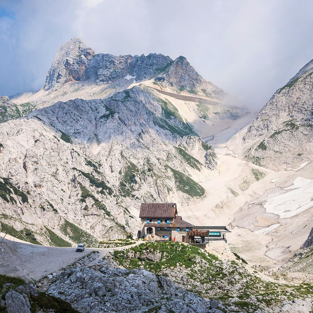 3 giorni di MADE Trek self-guided: Anello del Montasio e rifugio Gilberti - Dolomist