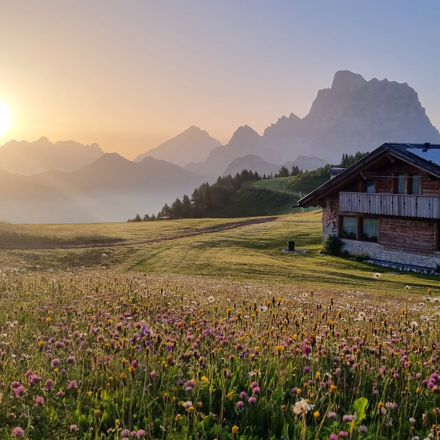 Escursione e colazione all'alba: Civetta e Pelmo dal Rifugio Fertazza ⛰️🤩🍰