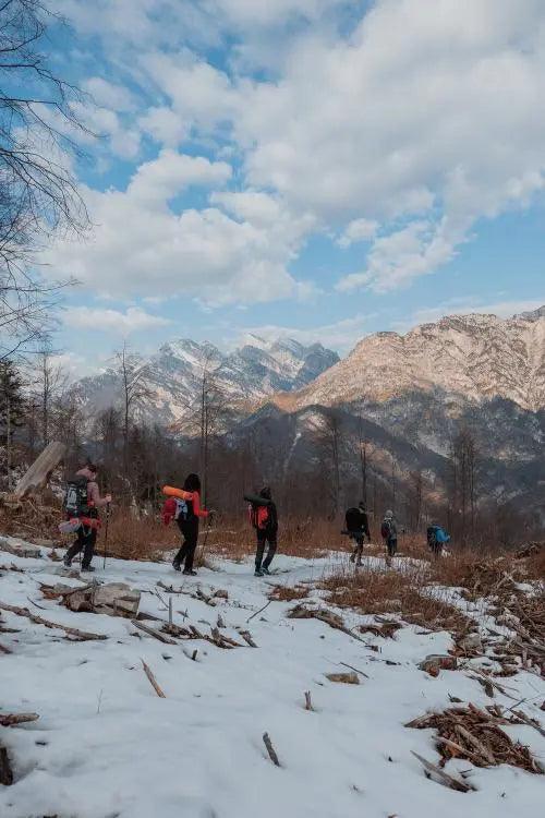 Bagno ghiacciato & Yoga nelle Dolomiti 🍝❄️🧘🏽♀️ - Dolomist