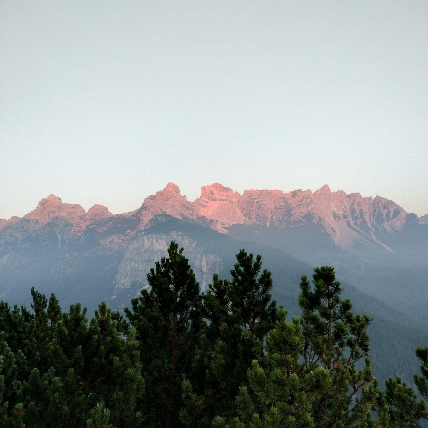 Notte in Rifugio Sora'l Sass e yoga all'alba nelle Dolomiti ππ‘π§π½ββοΈ - Dolomist