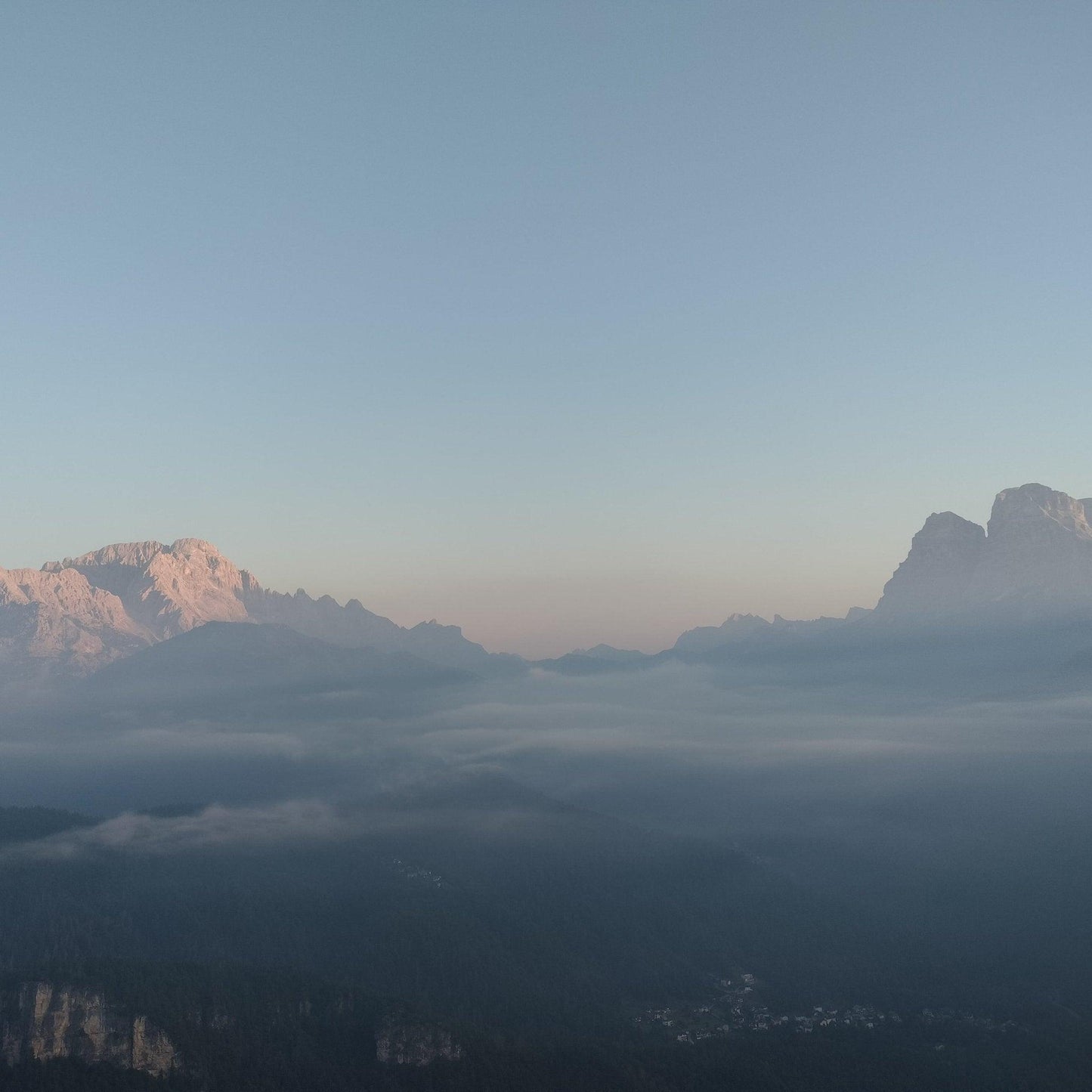 Notte in Rifugio Sora'l Sass e yoga all'alba nelle Dolomiti ππ‘π§π½ββοΈ - Dolomist