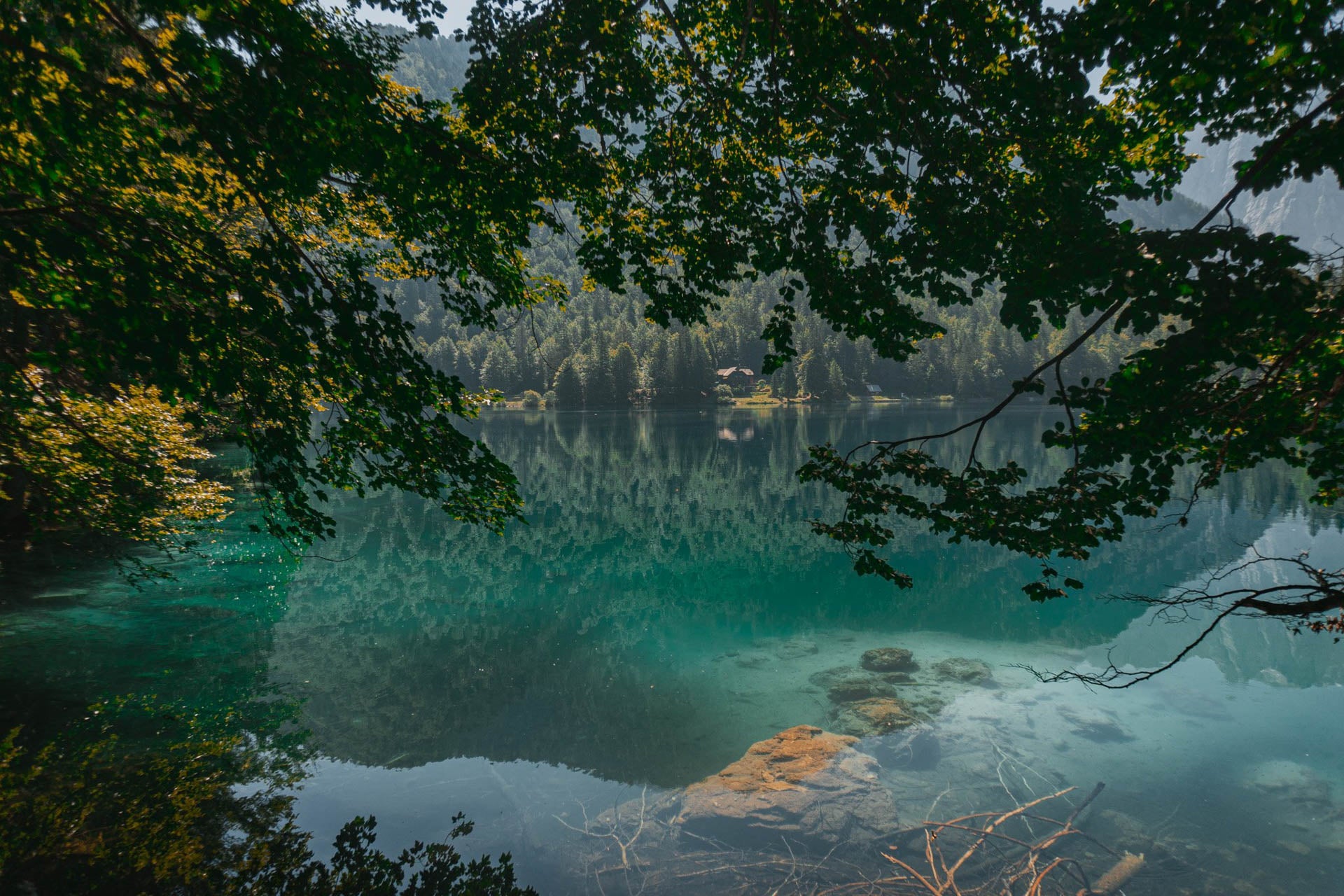 Camminata ad anello ai Laghi di Fusine