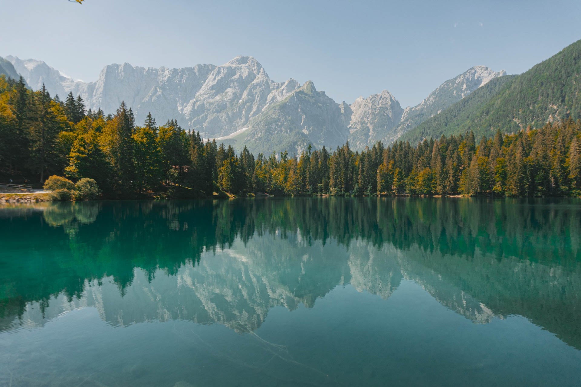 Camminata ad anello ai Laghi di Fusine