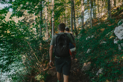 Camminata ad anello ai Laghi di Fusine