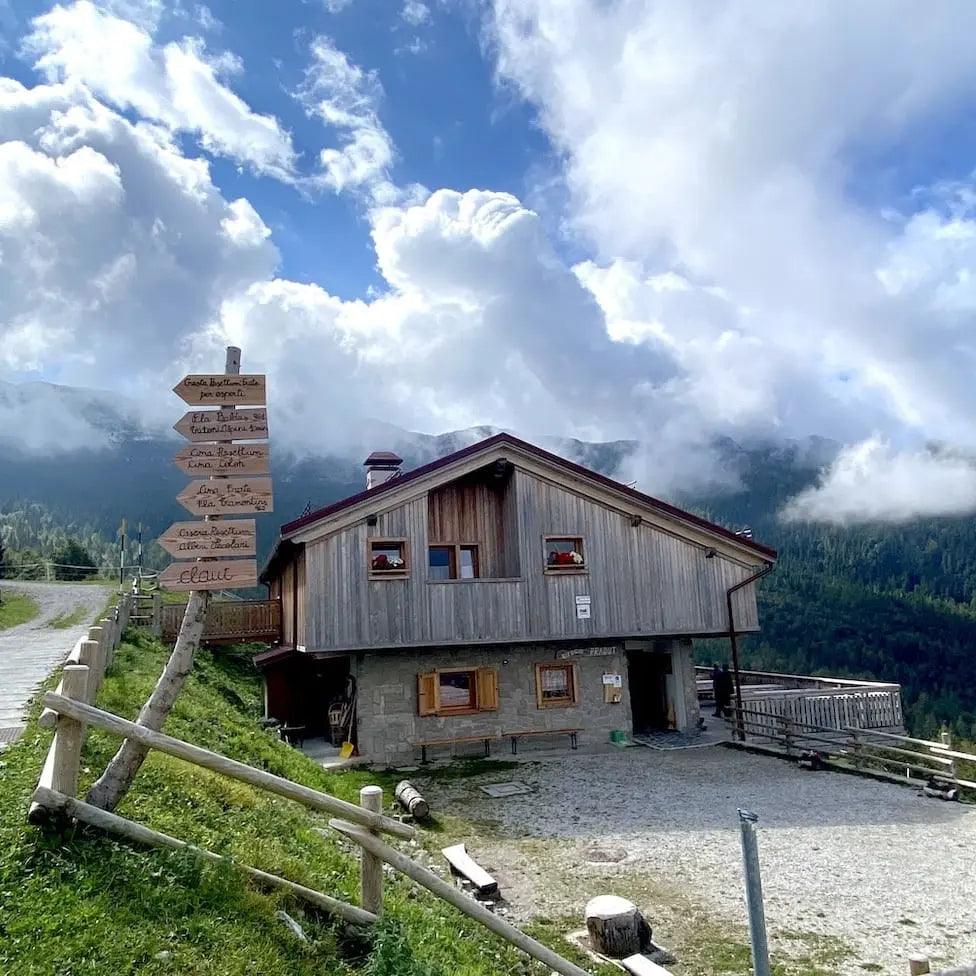 2 giorni nelle Dolomiti Friulane: musica, notte di stelle, yoga e degustazione in casera ⛺️🏔️✨ - Dolomist