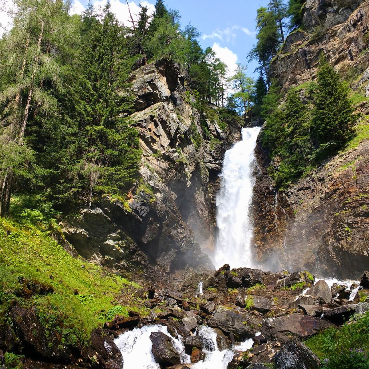 Self-guided trek between lakes and glaciers in Ortles Cevedale