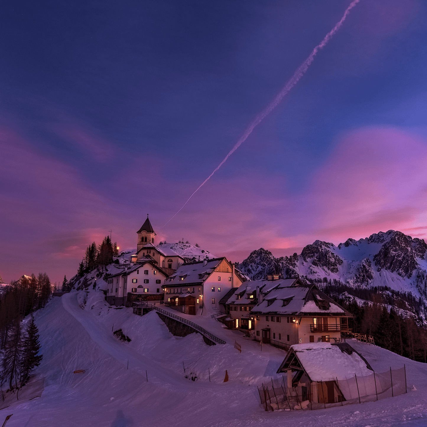 Ciaspolata al tramonto al Monte Lussari