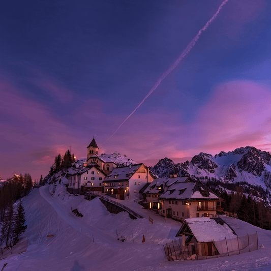 Ciaspolata al tramonto al Monte Lussari