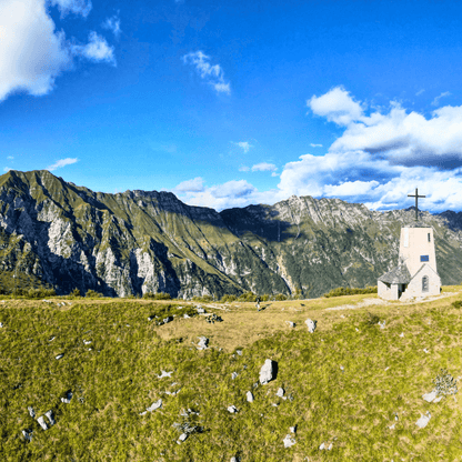 Escursione al tramonto al Monte Cuarnan: i sussurri delle Rune