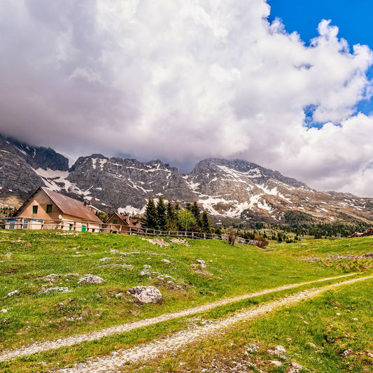 3 giorni di MADE Trek self-guided: Anello del Montasio e rifugio Gilberti - Dolomist