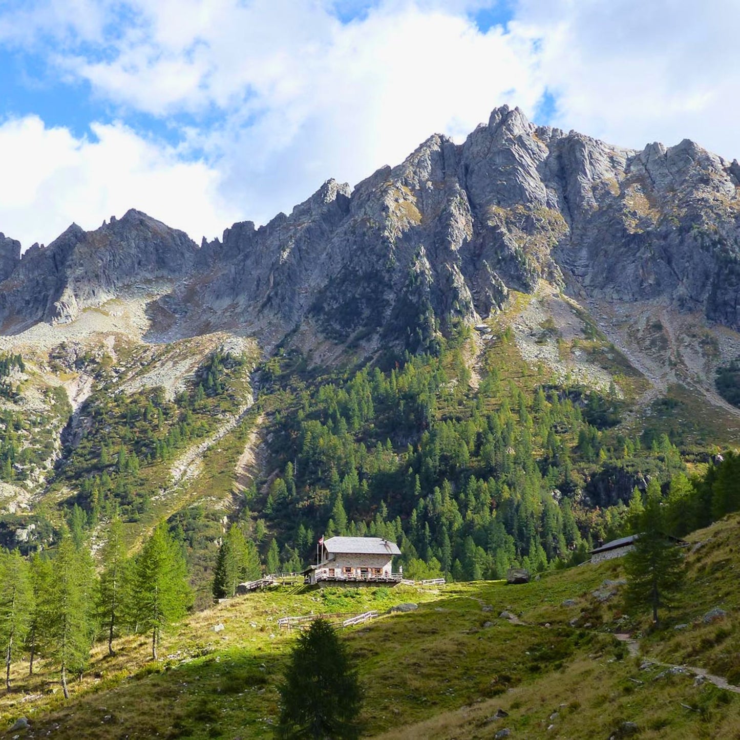 Alta Via del Granito: 3 giorni di Avventura con guida nel Lagorai
