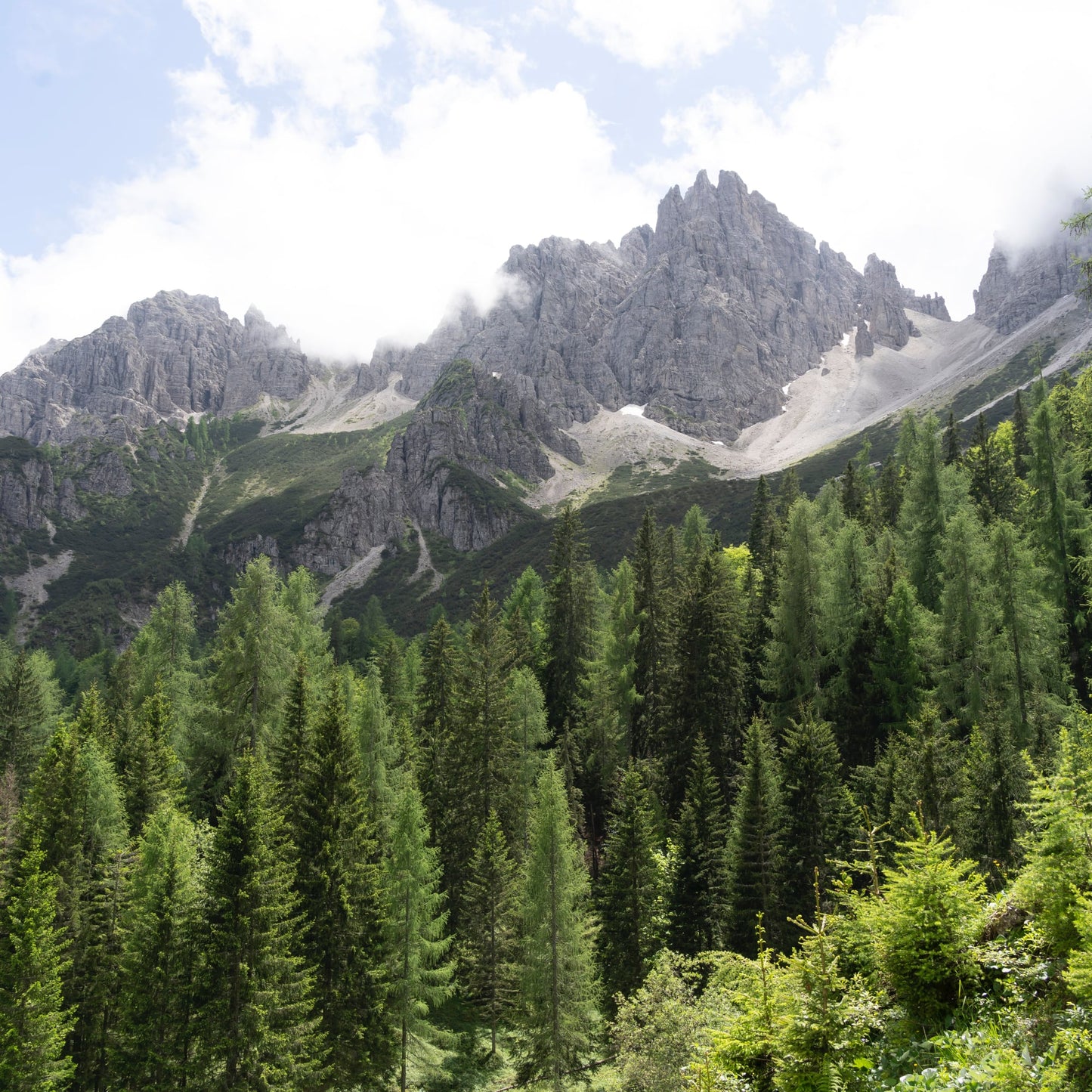 Rifugio Giaf: escursione, falò, notte stellata e yoga all’alba 🥾🔥✨🧘🏽‍♀️